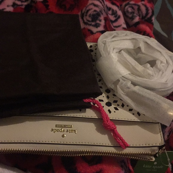 A Kate spade New York beige purse - Picture 4 of 4