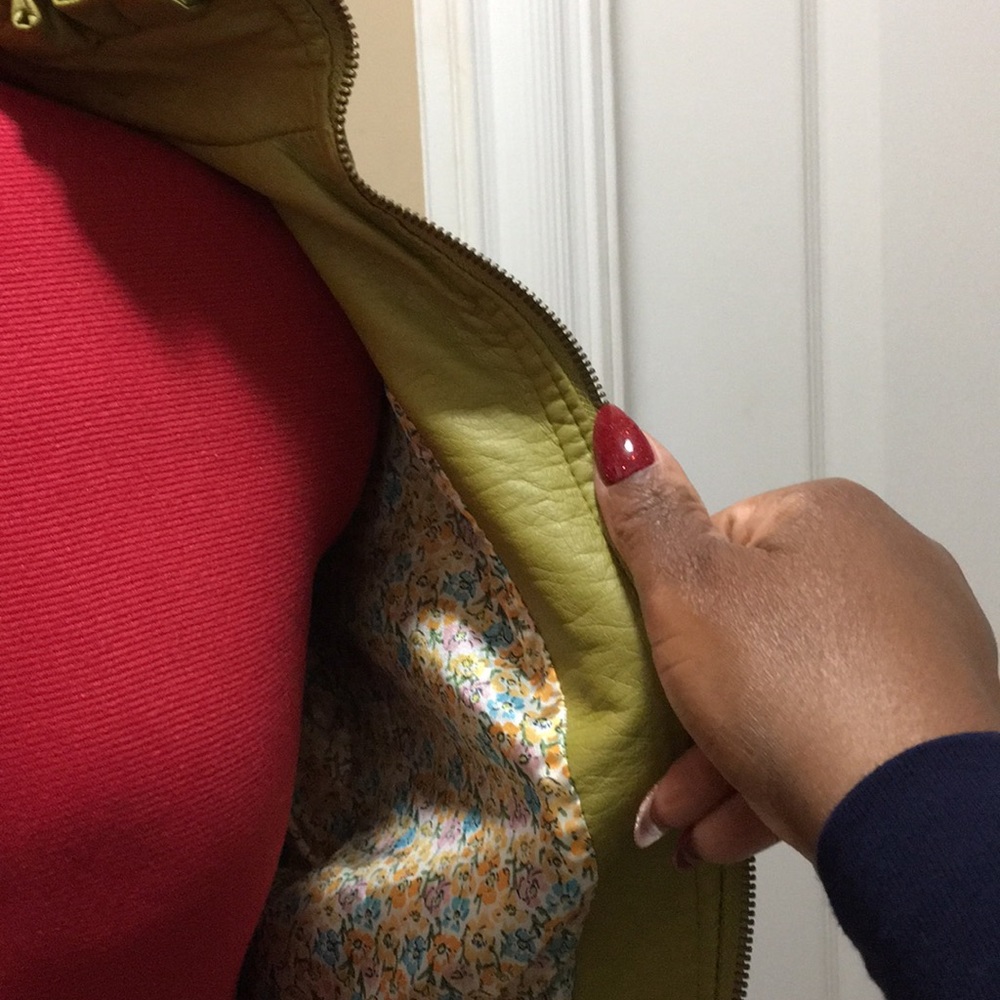 Cute vintage genuine leather jacket! - Picture 2 of 3