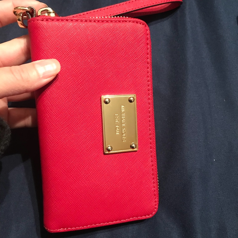 Authentic Michael Kors wristlet Wallet