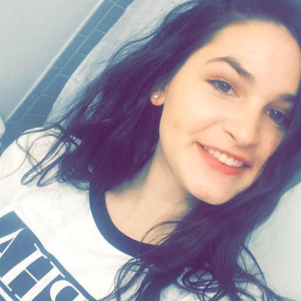 Meet your Posher, Olivia