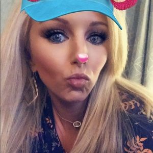 Meet your Posher, Andrea