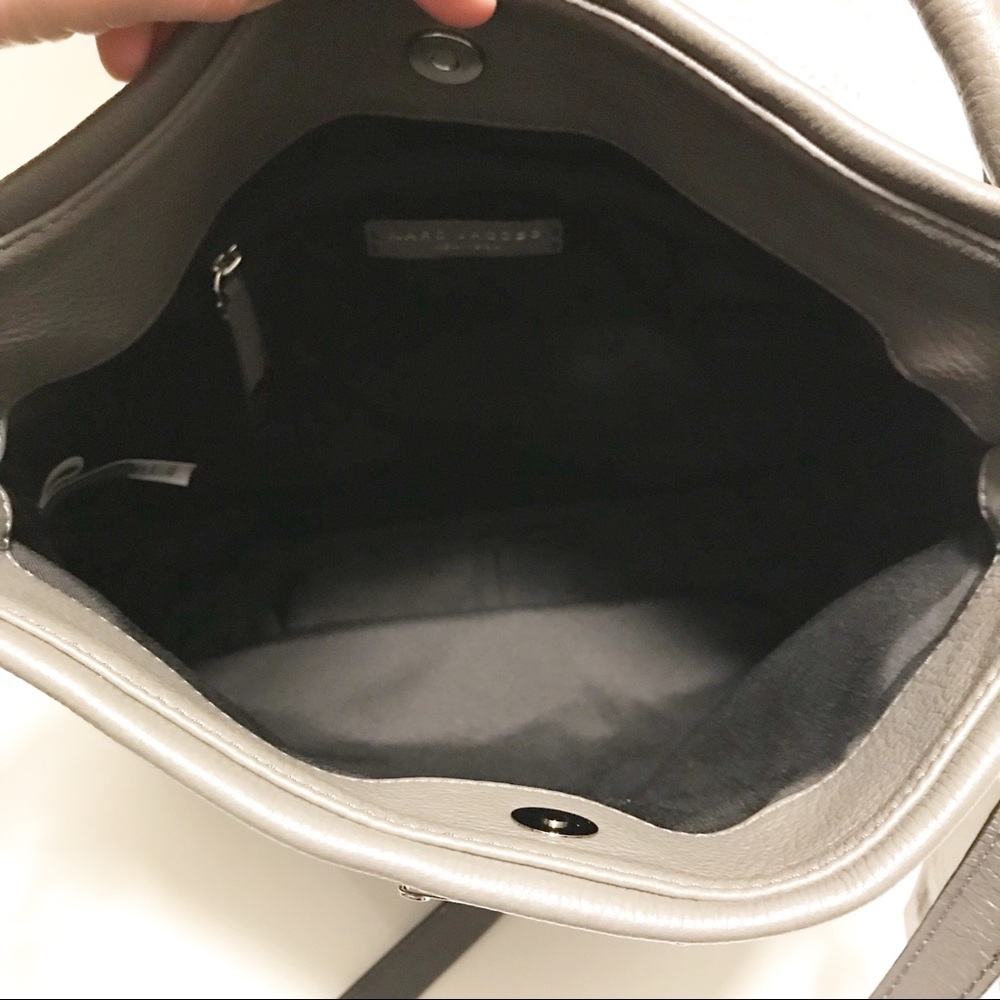 🎉SOLD🎉NWT! Marc Jacobs Hobo - Picture 5 of 7