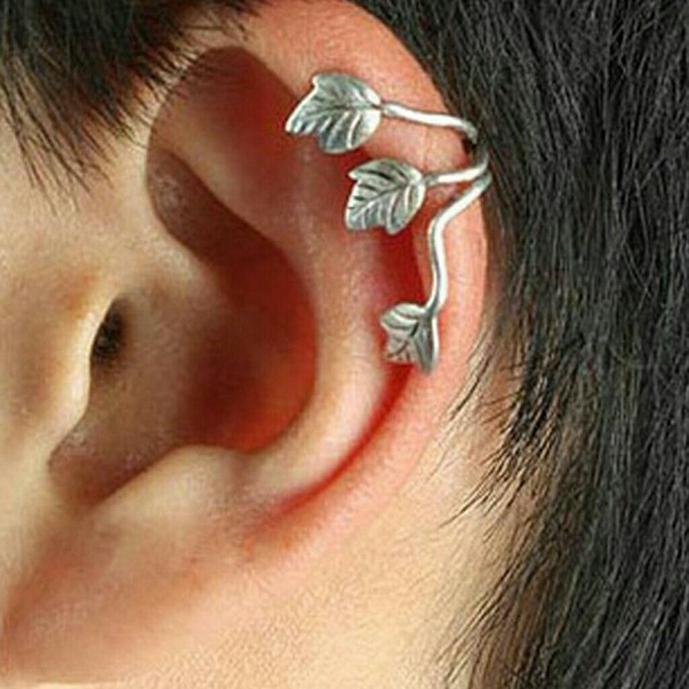 1 piece Ear Cuff in Silver, New with tag