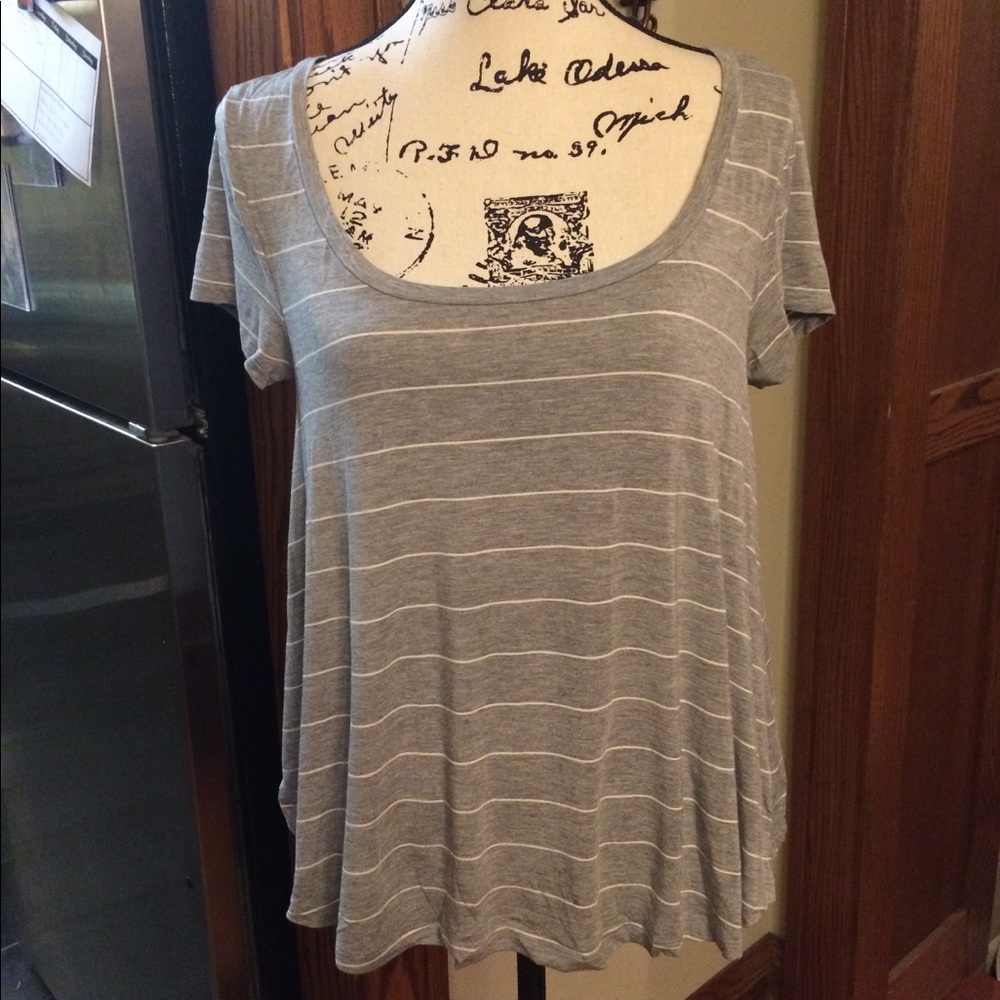 Gray and off white swing shirt