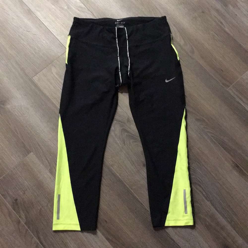 Nike Dri-Fit cropped leggings