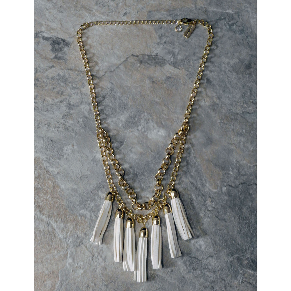 NWOT Gold chain W 7 white handing tassels LTDN22nc - Picture 3 of 6