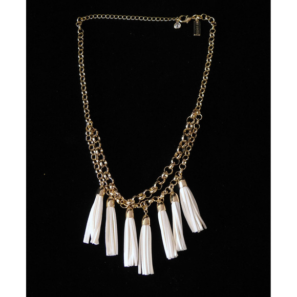 NWOT Gold chain W 7 white handing tassels LTDN22nc - Picture 2 of 6