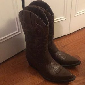 Madden girl cowgirl boots, never worn