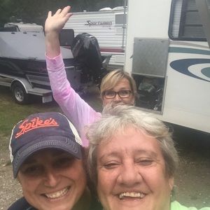 Meet your Posher, Roxanne