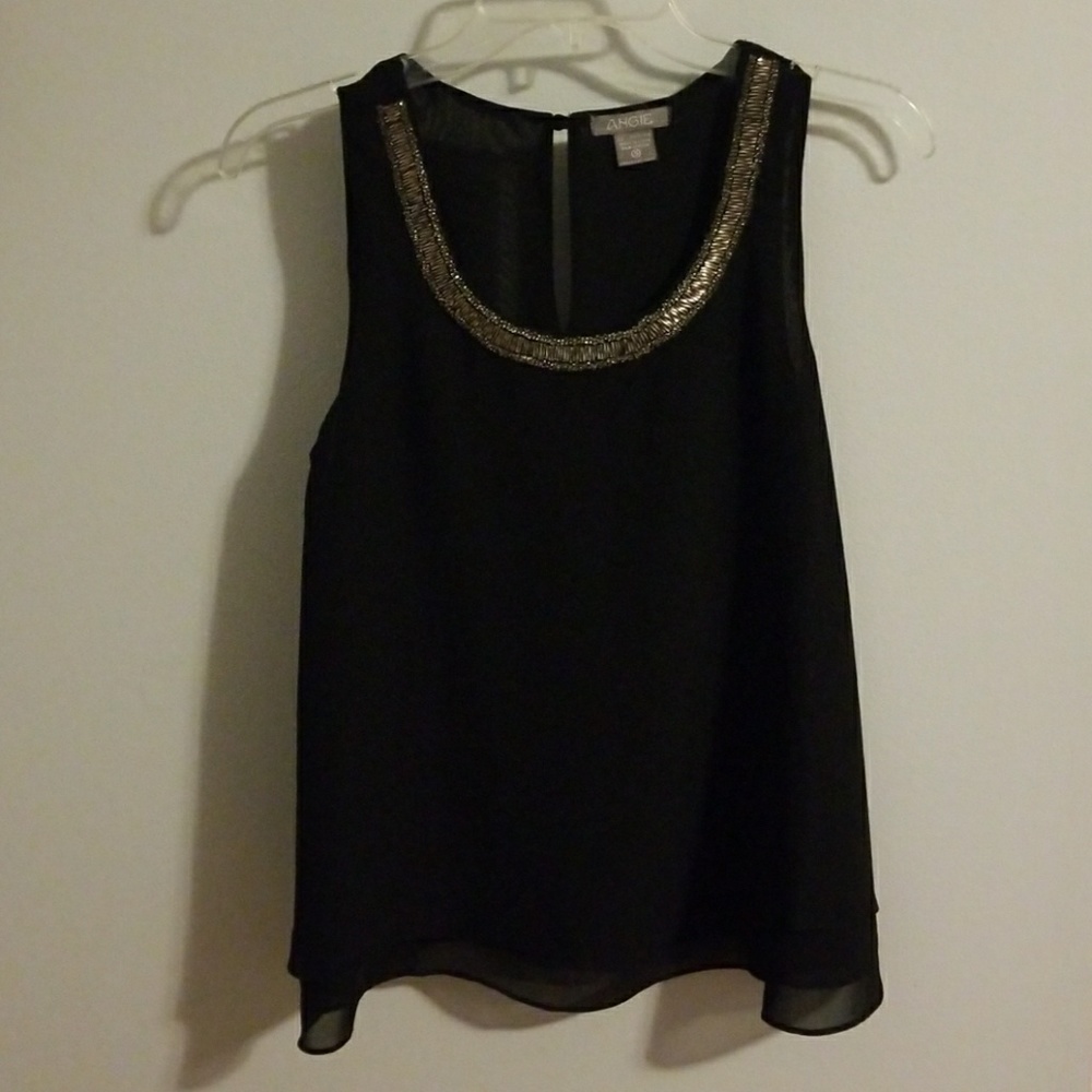 Selfless black top