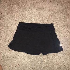 Lulu lemon size 4 skirt