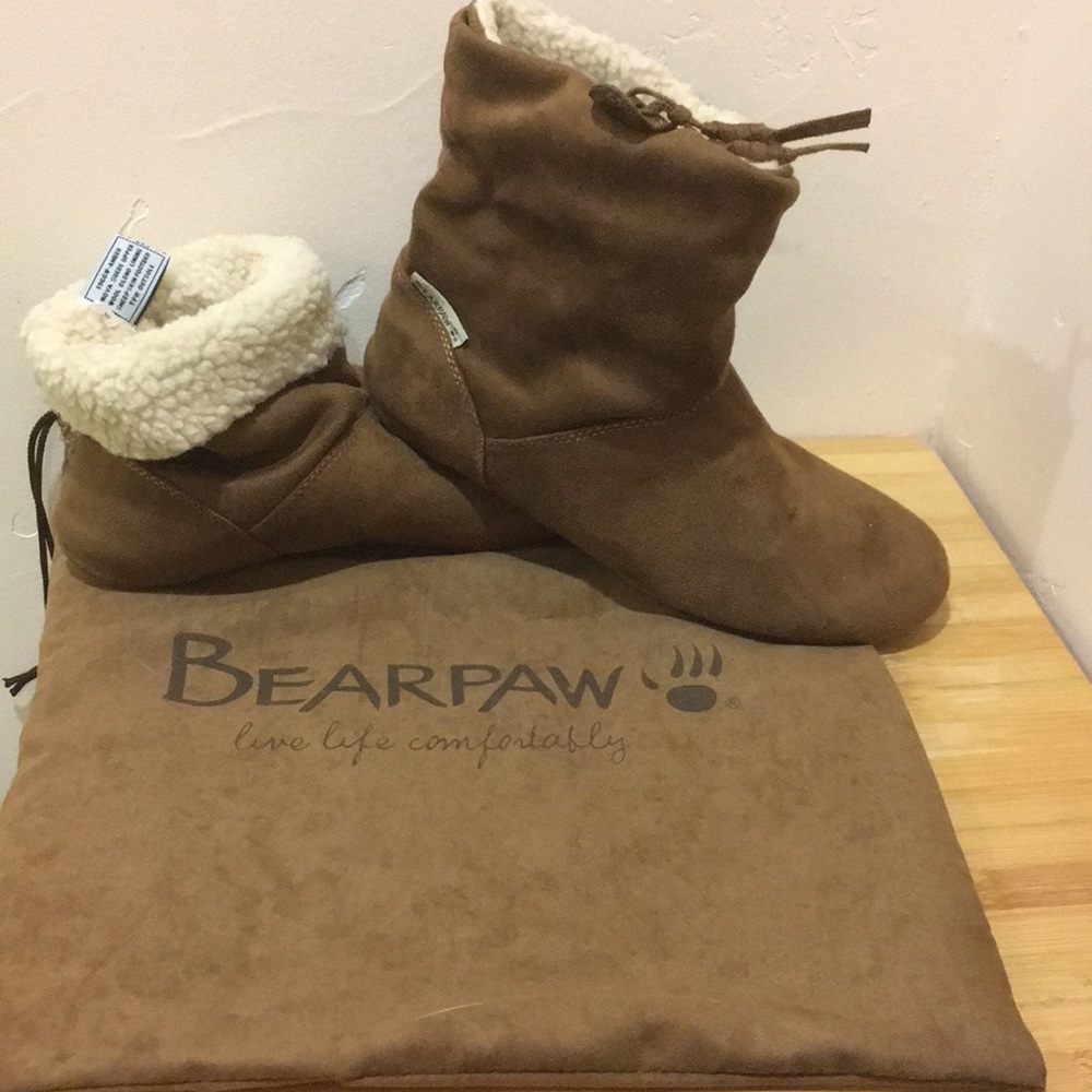 7 BEARPAW booties