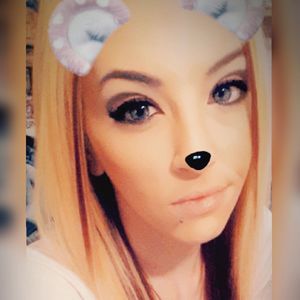 Meet your Posher, Becca