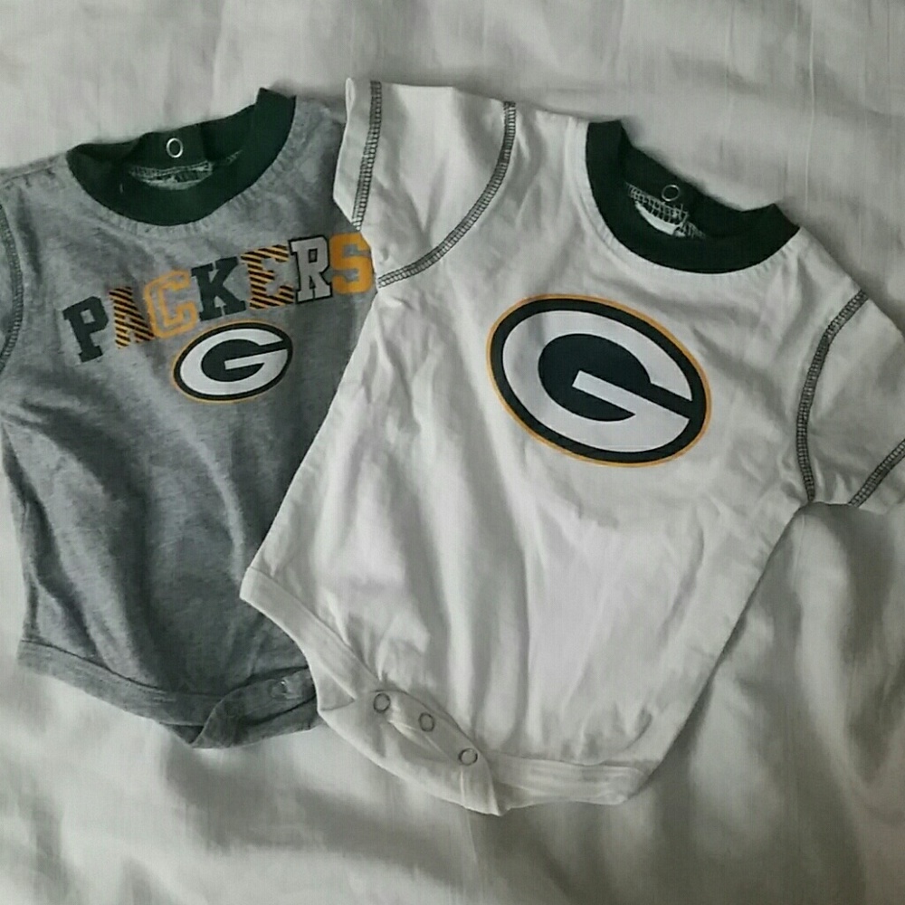 (2)6-9mo GB Packers onesies