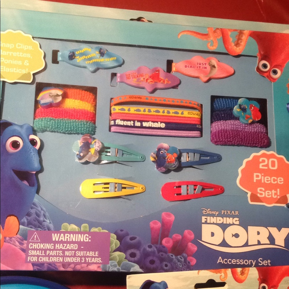 Last chance! Finding Dory hair accessories