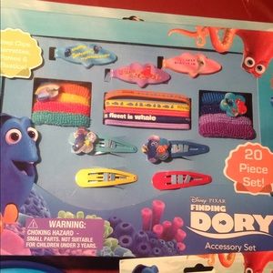 Last chance! Finding Dory hair accessories