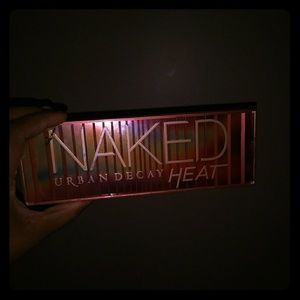 Authentic Urban Decay Heat pallet