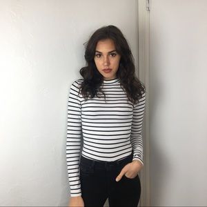 ⬇️ Stripped shirt