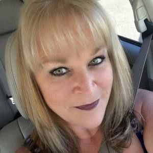 Meet your Posher, Debbie