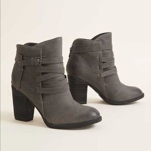 Not Rated “manto” ankle boot