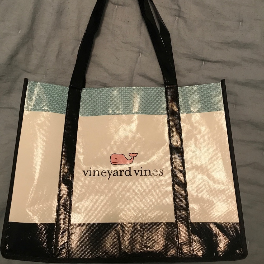 Vineyard Vines Tote 🐳🛍