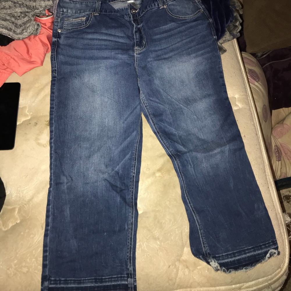 Jean capris - Picture 3 of 3