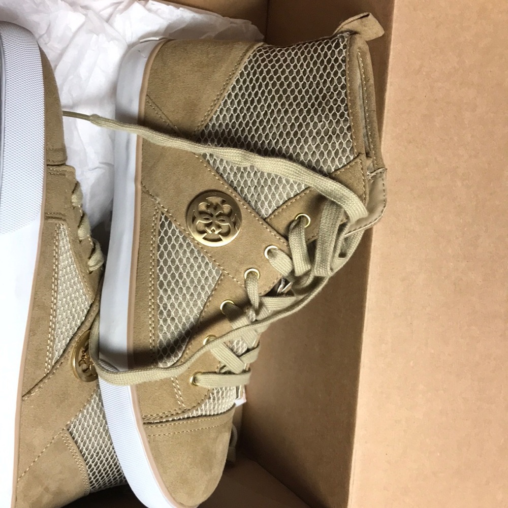 NWOT- guess sneakers