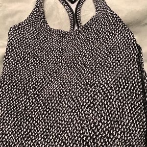 EUC Lululemon sz 4 CRB II tank in scatter star