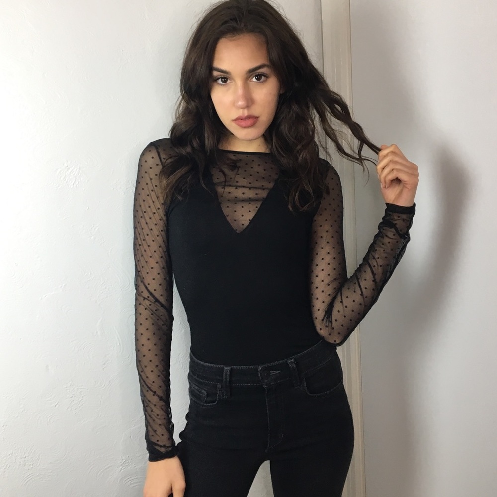 ⬇️ Long sleeved sheer black dressy top