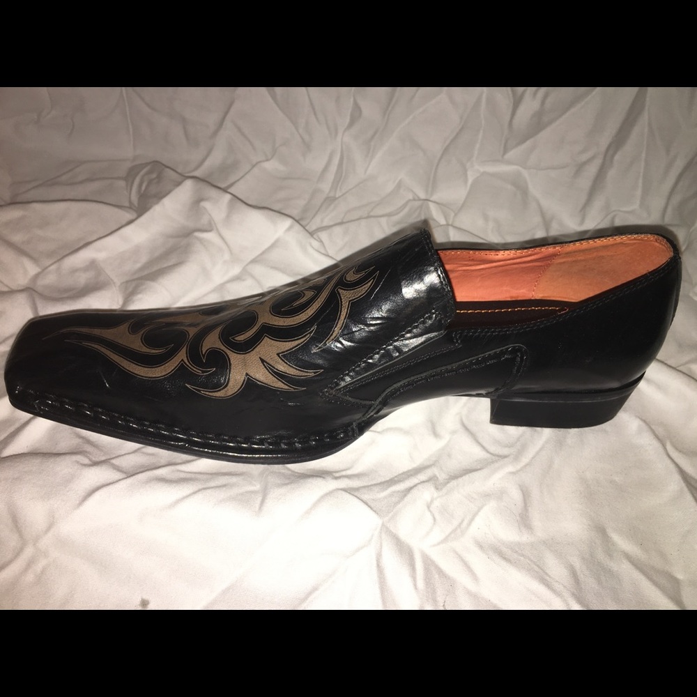 NEW Men's Robert Wayne dress shoe