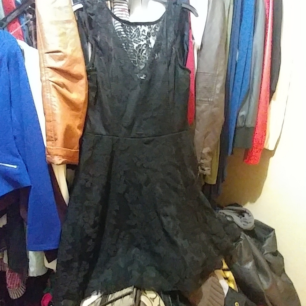 NWOT Black Dress. (ON HOLD)