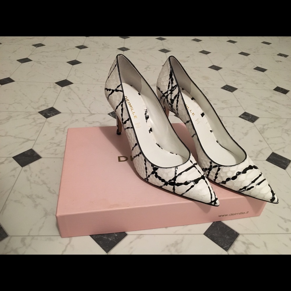 “Deimille” high heels
