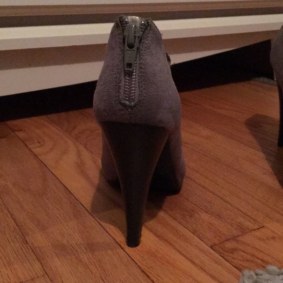 Women's open toed heel size 7 (US) - Picture 3 of 3