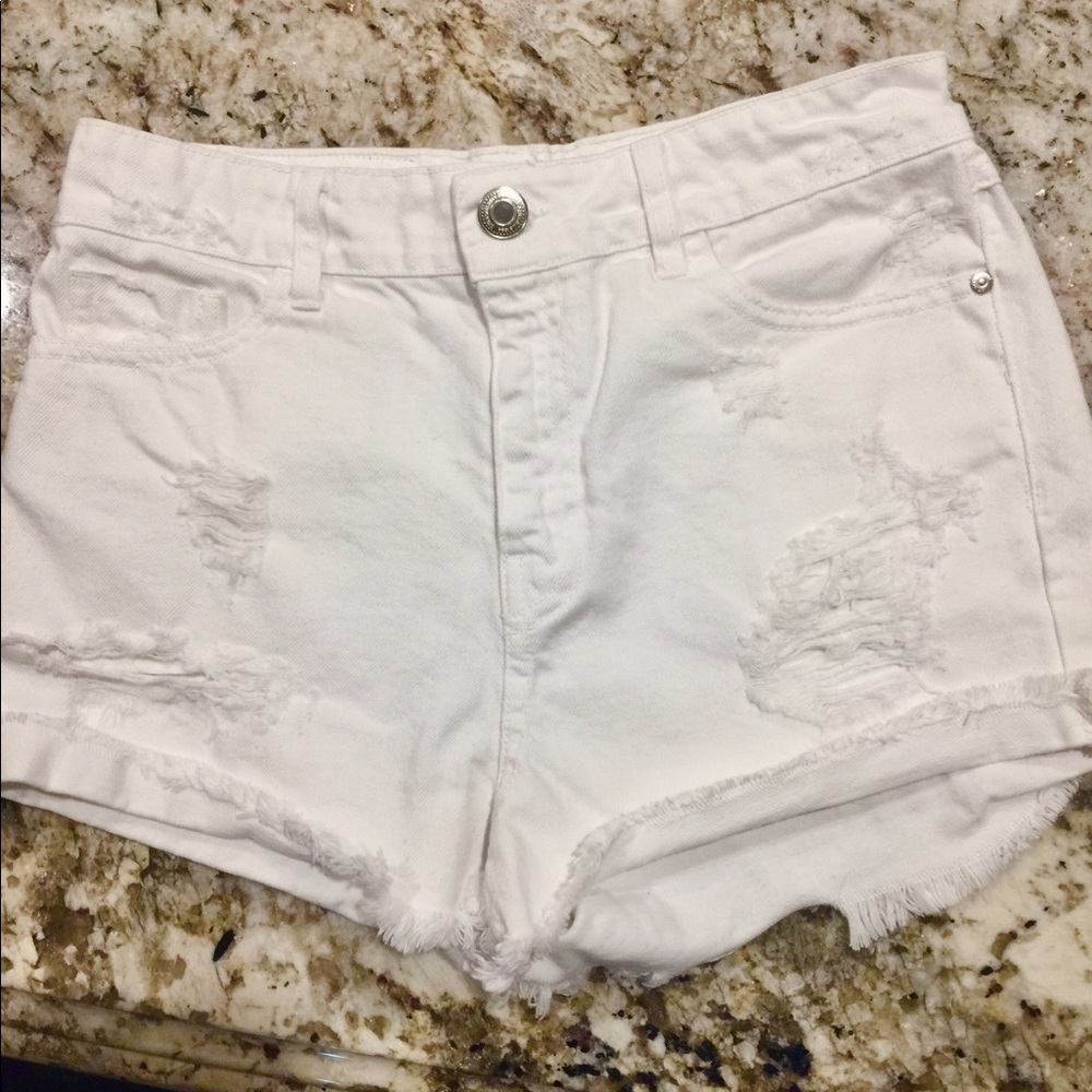 White Stradivarius Shorts