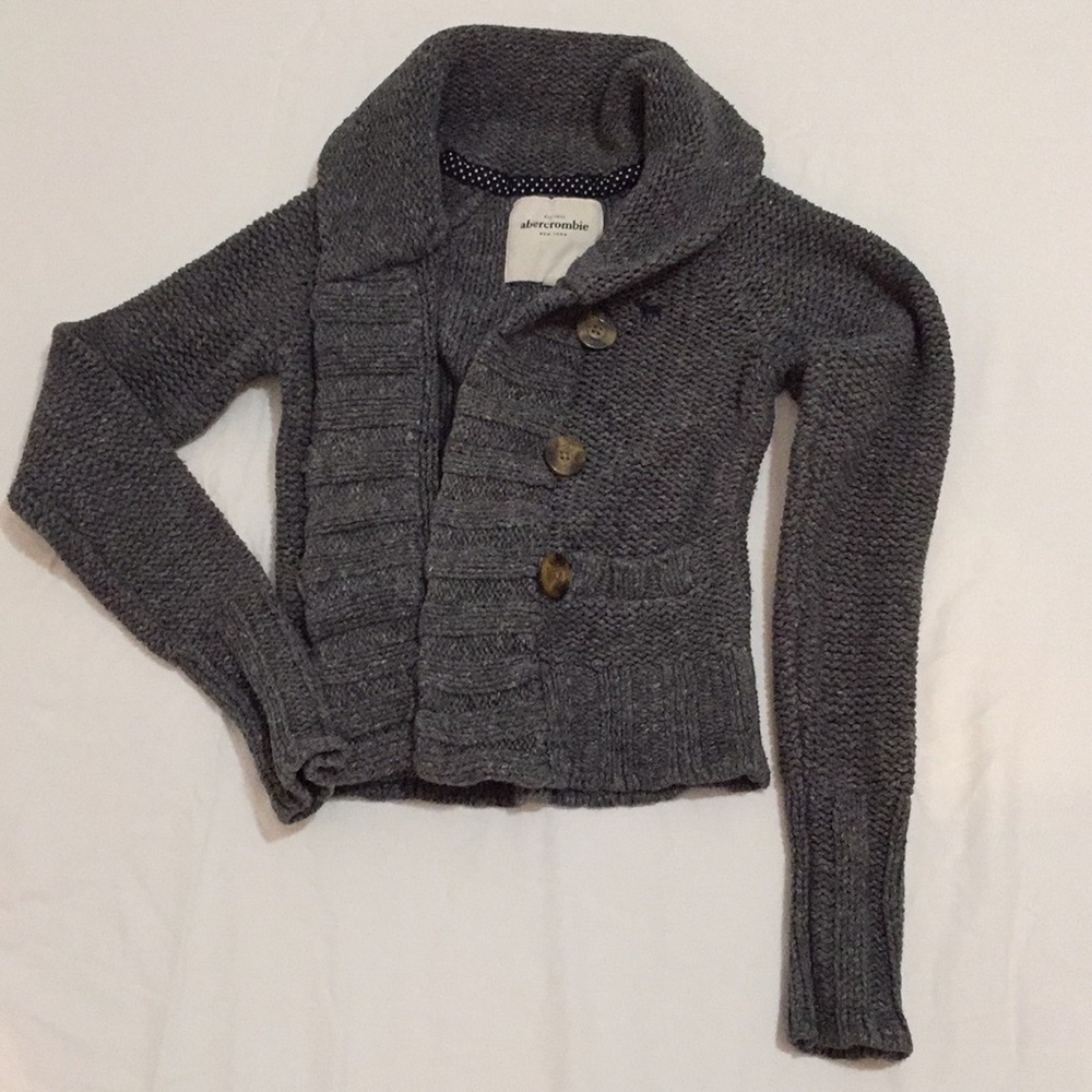 Grey sweater jacket with colar