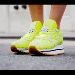 New Reebok Leather Yellow Silver Ripple Me Shoes