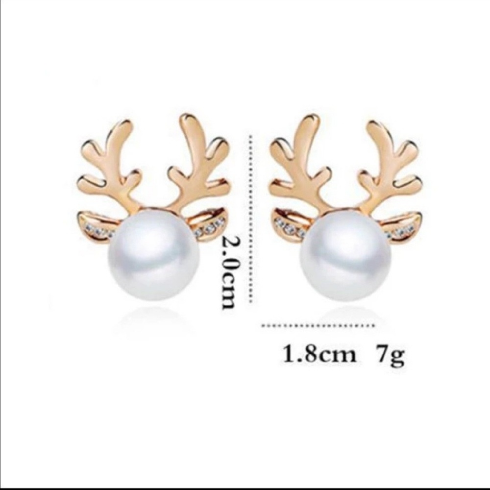 ❌SOLD❌LAST 1! Pearl Reindeer Stud Earrings - Picture 2 of 3
