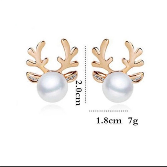 ❌SOLD❌LAST 1! Pearl Reindeer Stud Earrings - Picture 2 of 3