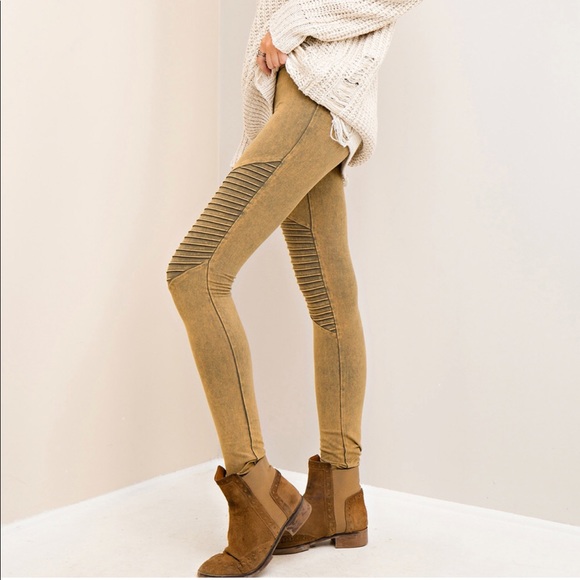 LAST 1 ll Acid Wash Moto Leggings - Picture 3 of 7