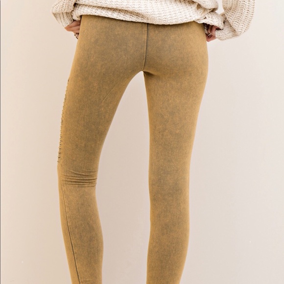 LAST 1 ll Acid Wash Moto Leggings - Picture 4 of 7