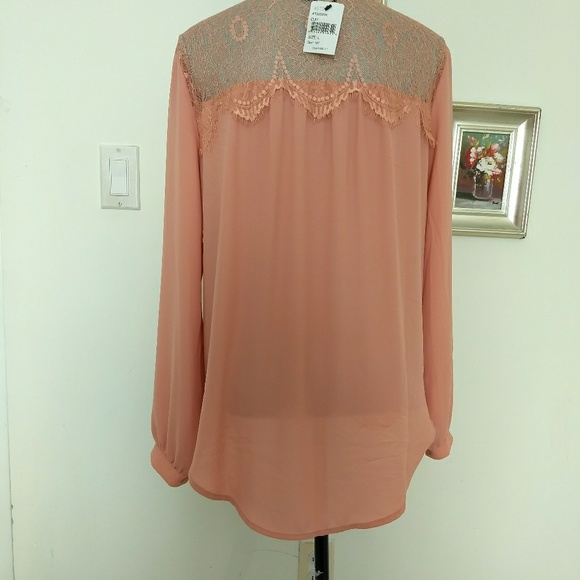 Nude lace blouse - Picture 5 of 8