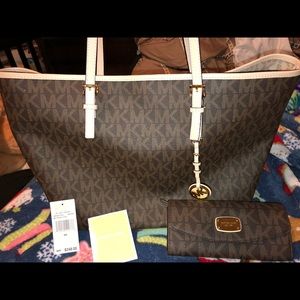 Michael Kors MD Jet Set Travel Tote with Wallet