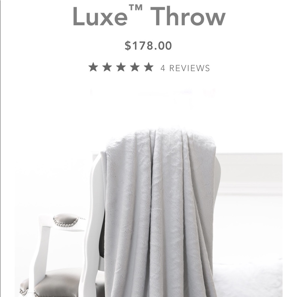 Little giraffe luxe silver throw