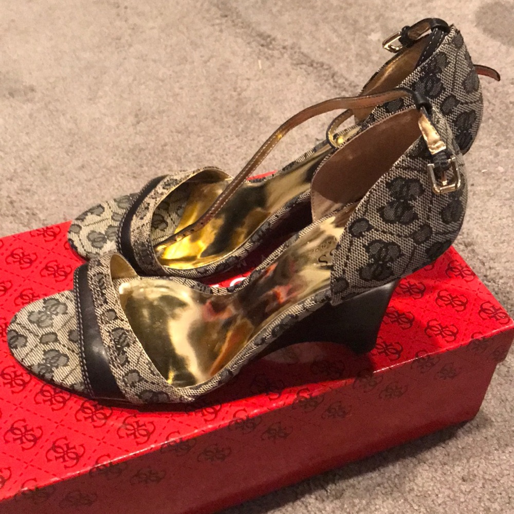 Guess wedges