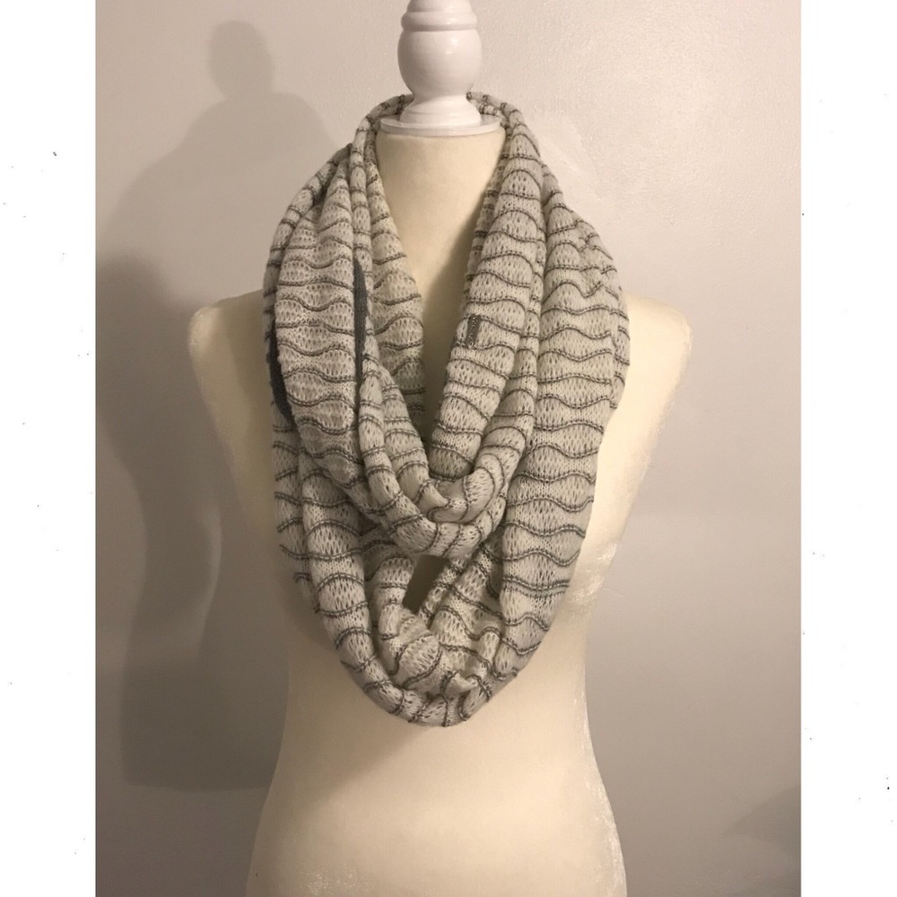 Calvin Klein Gray White Knitted Infinity Scarf