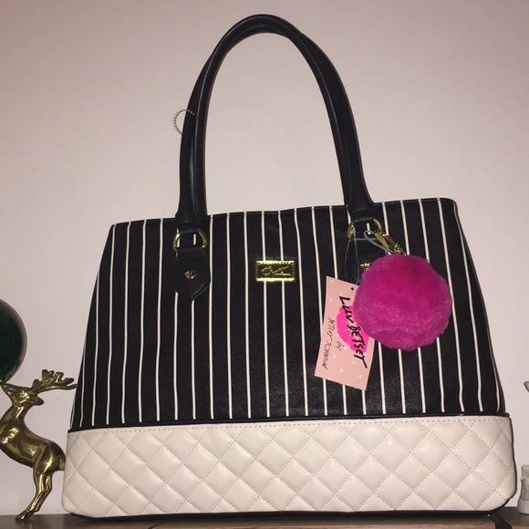 Betsey Johnson Handbags - Accepting offers 💕BETSEY JOHNSON SATCHEL 💕