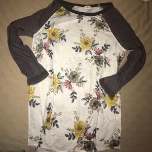 LIKE NEW! Oneill women’s long sleeve floral top