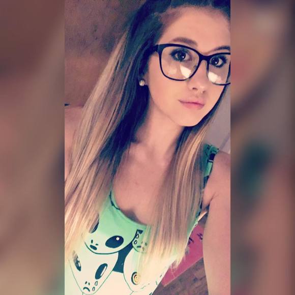 Meet your Posher, Shawna - Picture 1 of 1