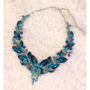 COSTUME JEWELRY: Blue Statement Necklace