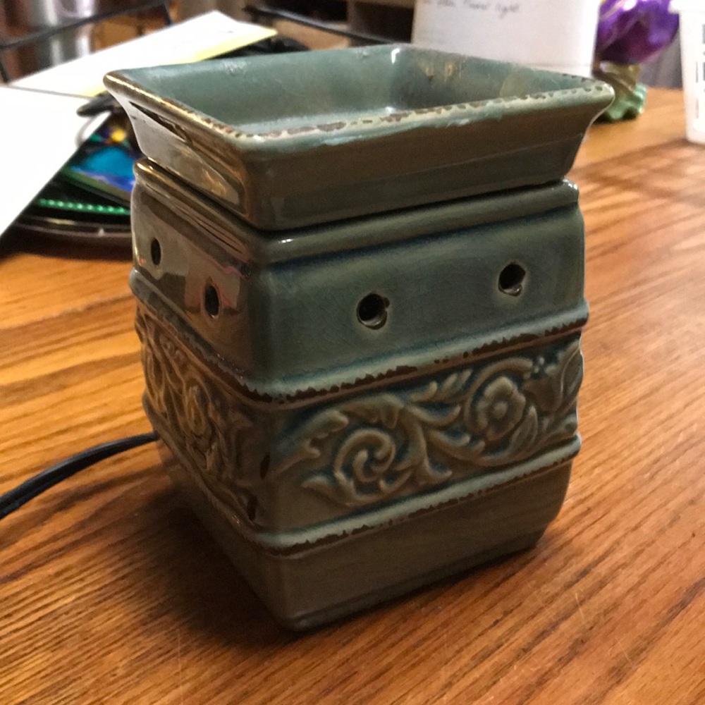 Scentsy warmer